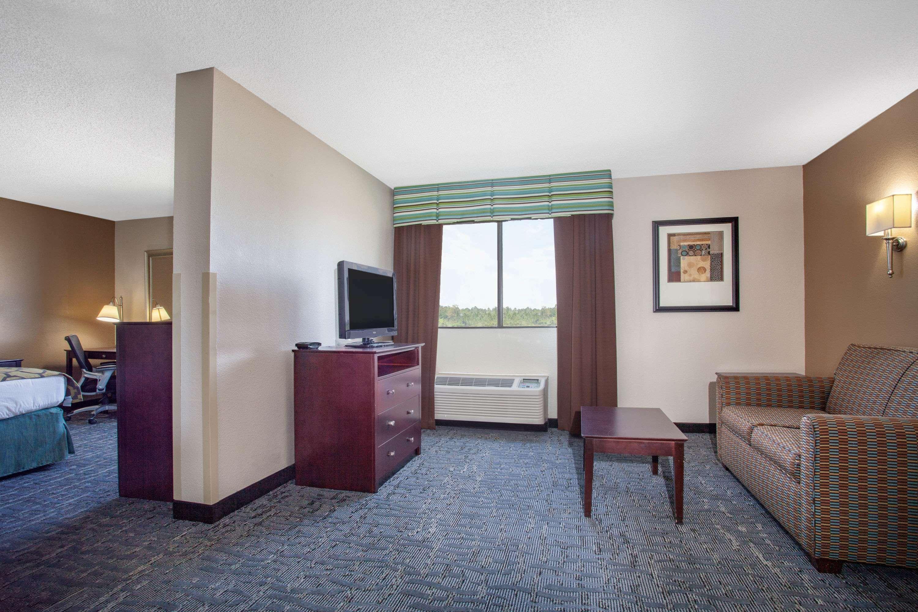 Hotel Baymont By Wyndham Saraland Exterior foto
